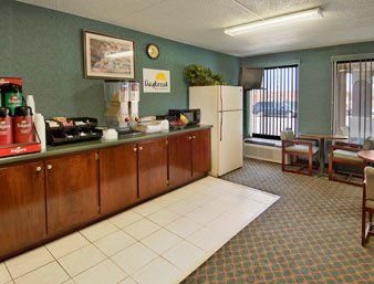 Hotel Days By Wyndham Dickson